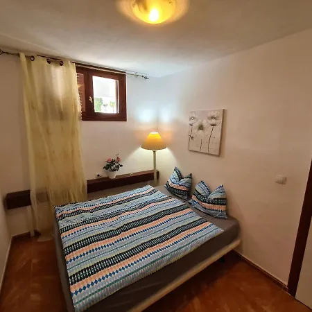 Vida Loca Only 190 Meters To The Sea, Balcony, Sea View, Pool, Wifi